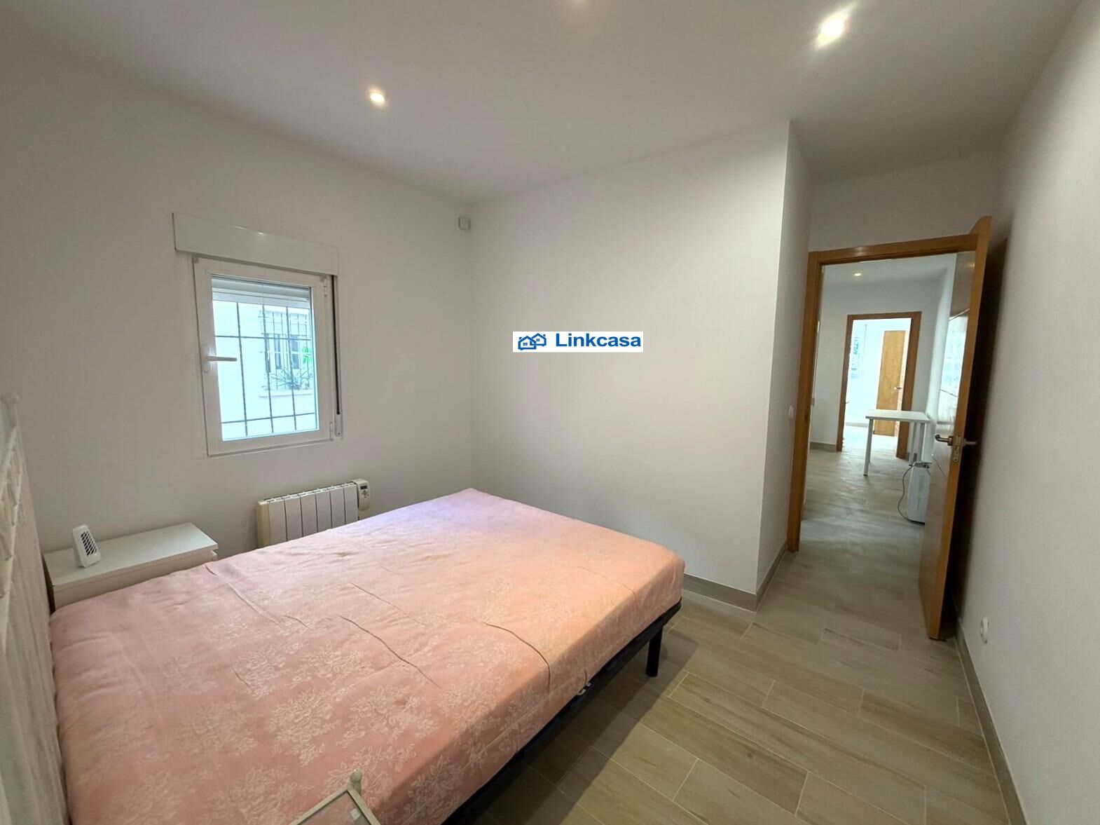 Habitación de Piso en venta en  Madrid Capital con Calefacción y Amueblado