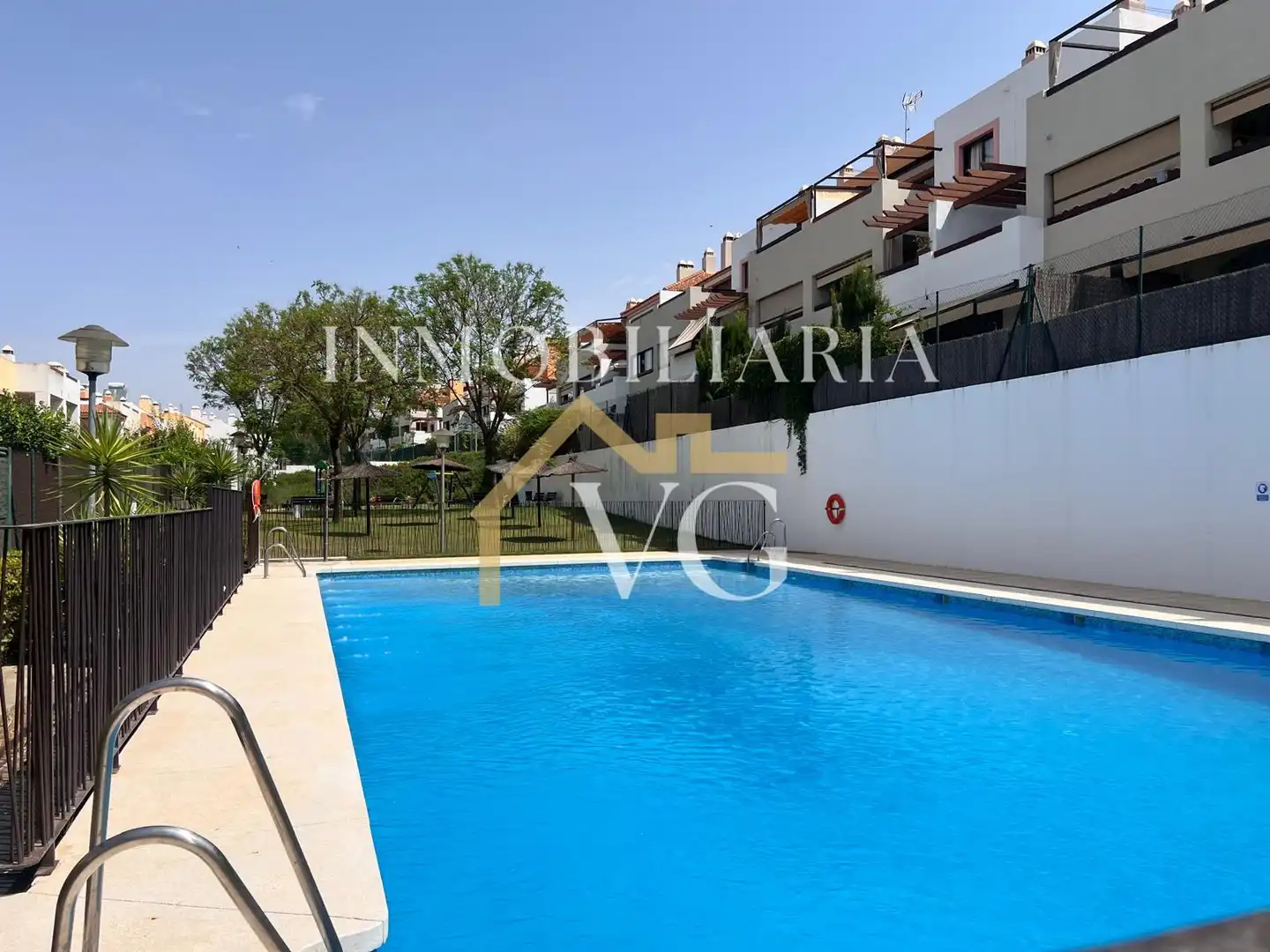 Piscina de Piso en venta en Guillena