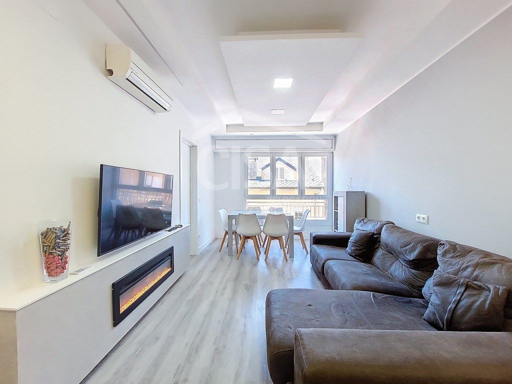Living room of Flat for sale in La Seu d'Urgell  with Air Conditioner, Heating and Terrace
