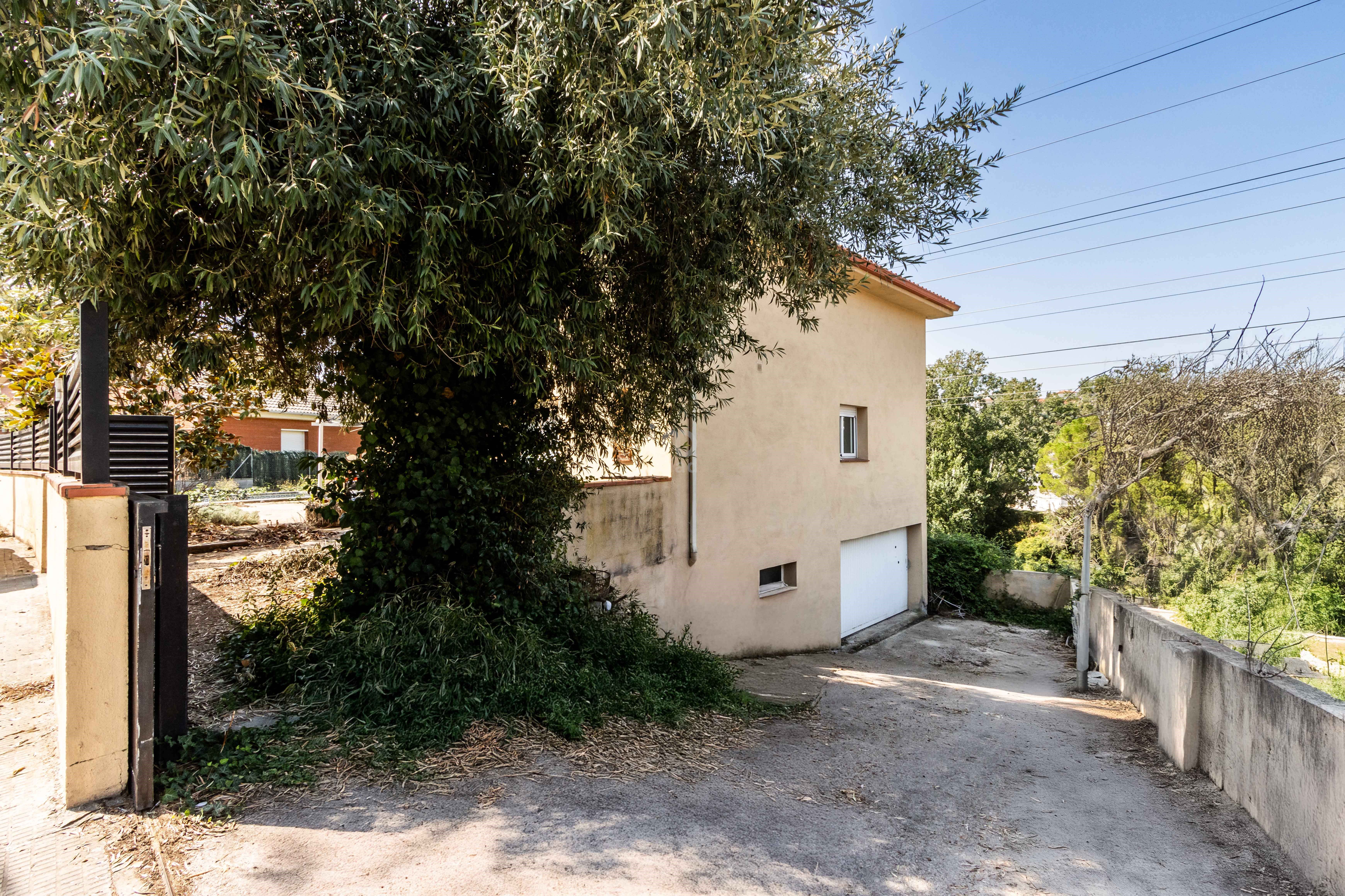 Vista exterior de Casa o xalet en venda en Lliçà d'Amunt amb Aire condicionat, Calefacció i Piscina