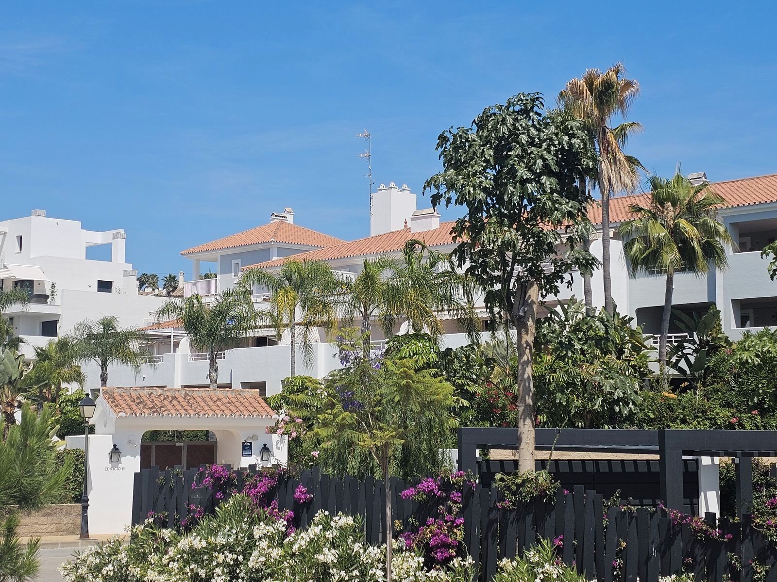 Exterior view of Attic for sale in Estepona  with Air Conditioner, Terrace and Furnished