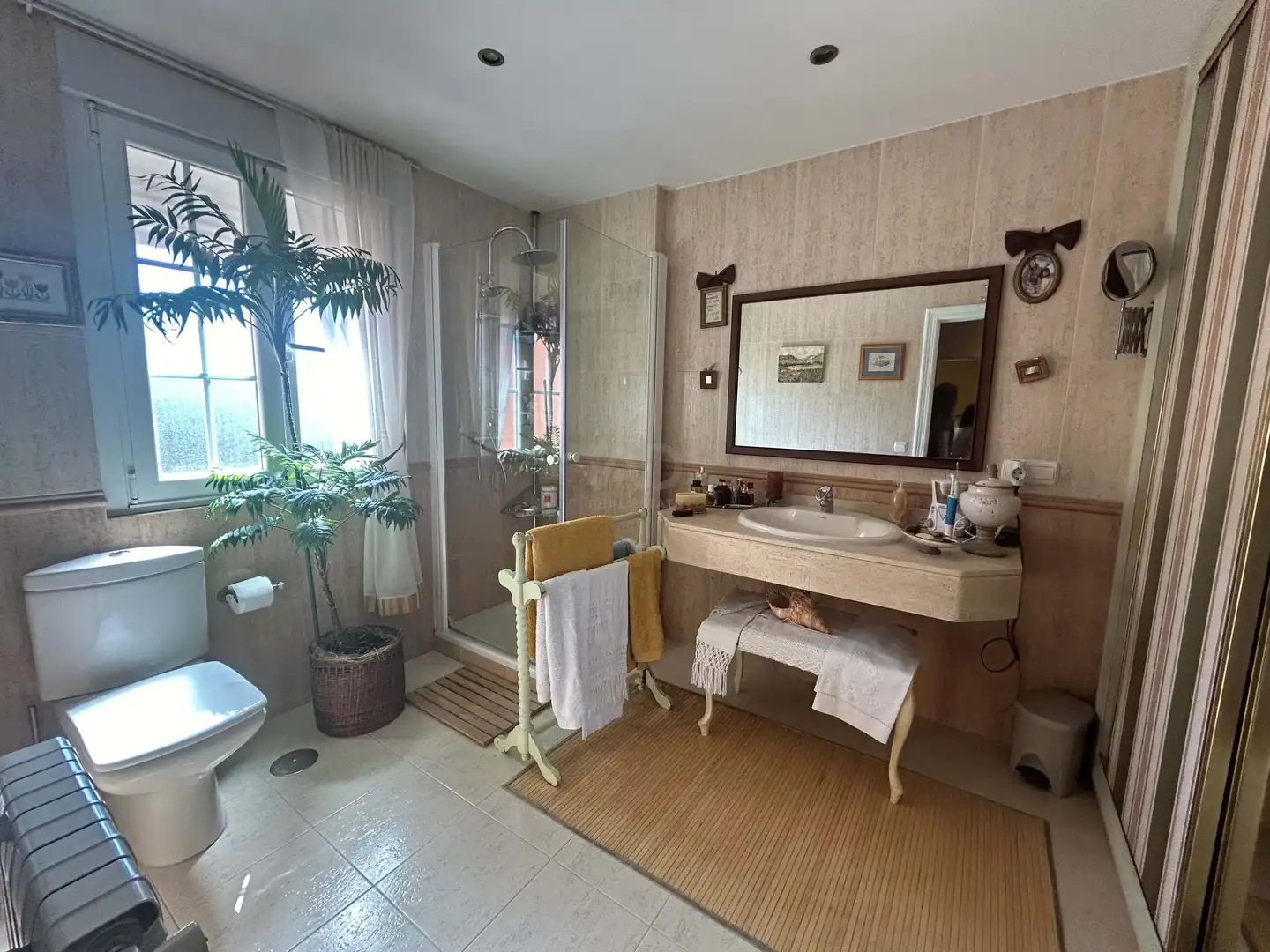 Baño de Casa o chalet en venta en Sariegos con Calefacción, Terraza y Piscina