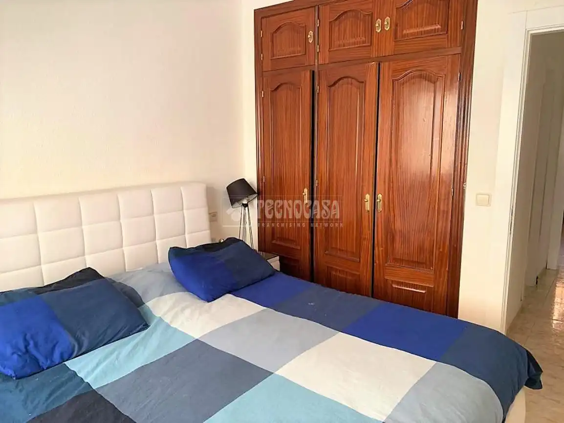 Bedroom of Flat for sale in Fuengirola