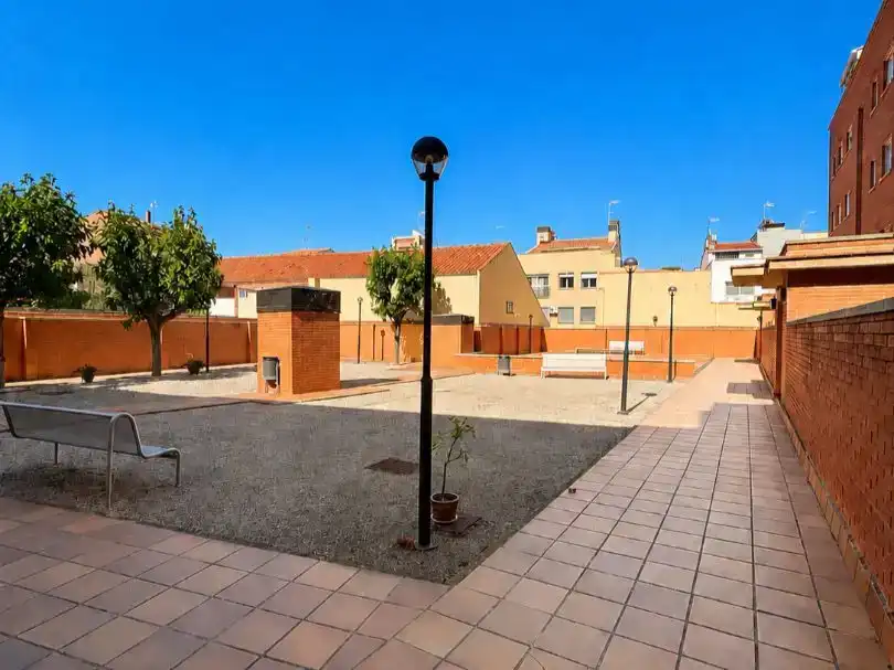 Außenansicht von Wohnung zum Verkauf in Sabadell