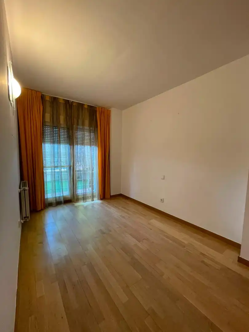 Schlafzimmer von Wohnung zur Miete in Las Rozas de Madrid mit Klimaanlage, Heizung und Terrasse