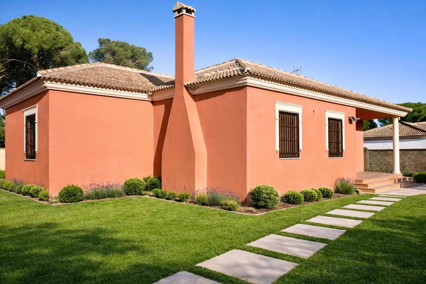 Vista exterior de Casa o xalet en venda en Hinojos amb Jardí privat i Moblat