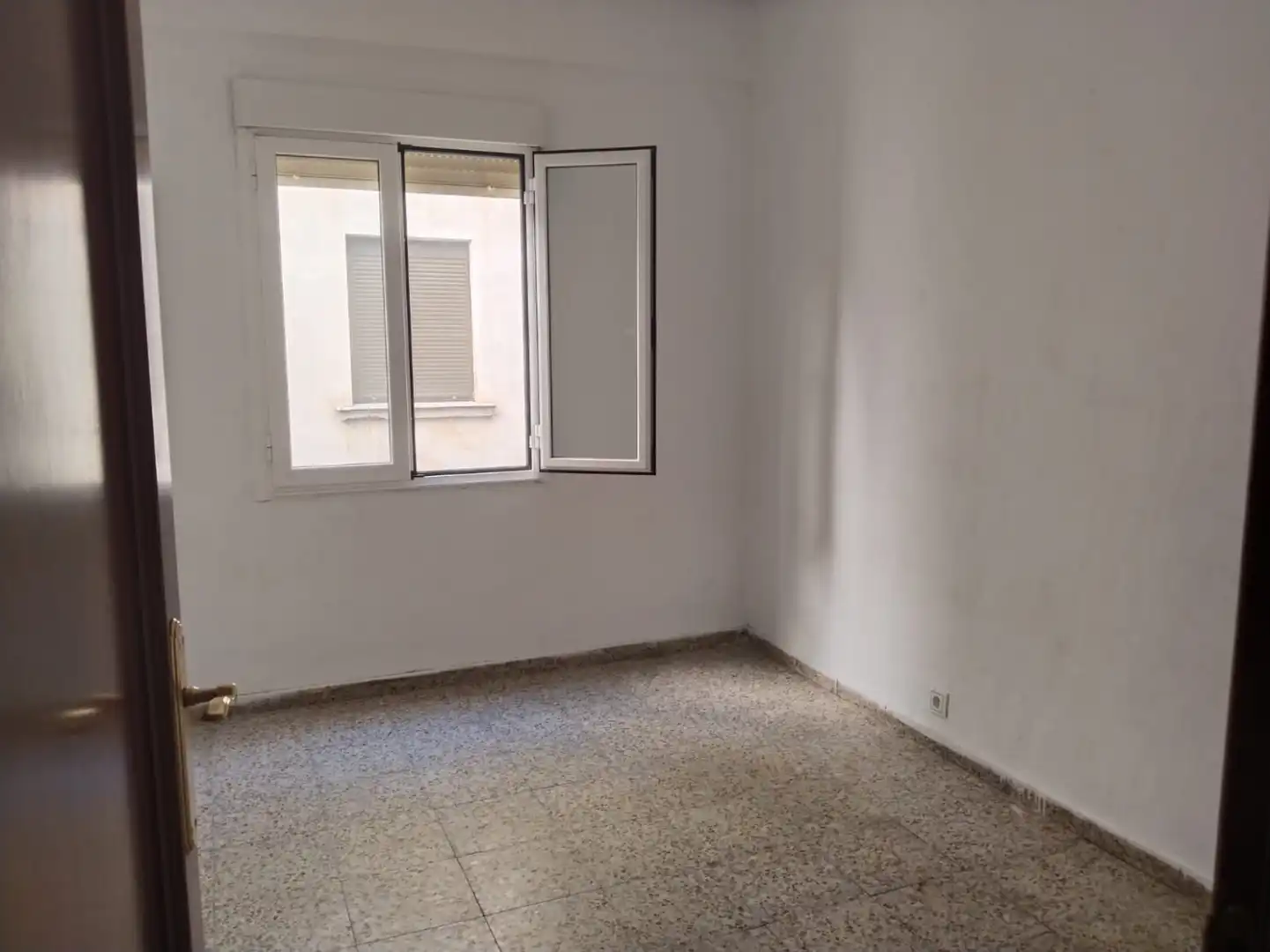 Schlafzimmer von Wohnung zum Verkauf in  Logroño mit Heizung und Möbliert
