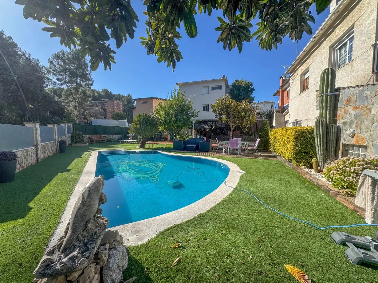 Piscina de Casa o chalet en venta en Sant Esteve Sesrovires con Aire acondicionado, Calefacción y Balcón