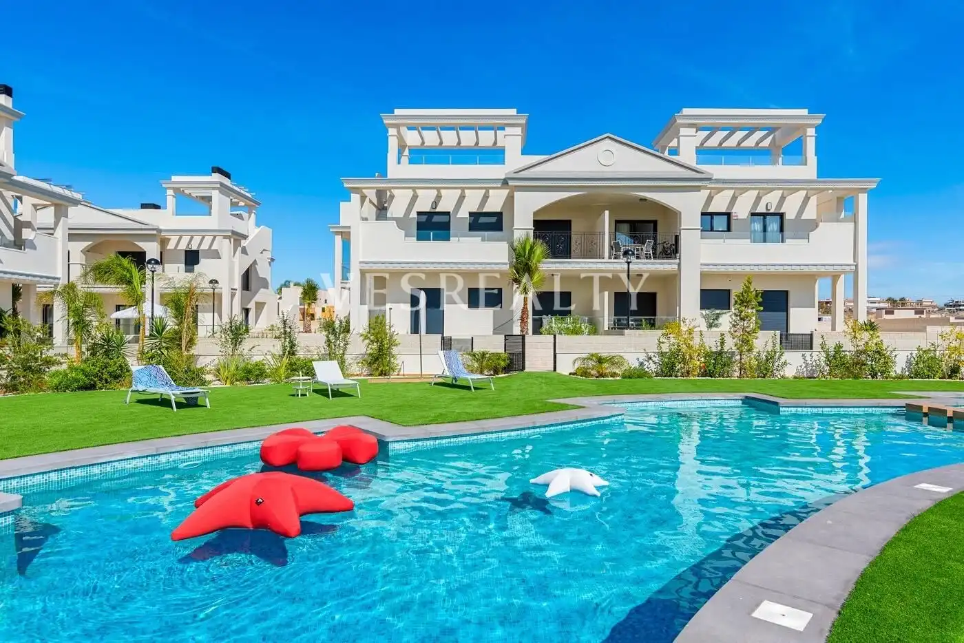 Vista exterior de Apartament en venda en Rojales amb Jardí privat, Traster i Piscina comunitària