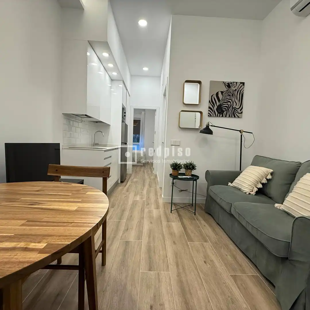 Außenansicht von Wohnung zur Miete in Madrid mit Klimaanlage, Heizung und Privatgarten