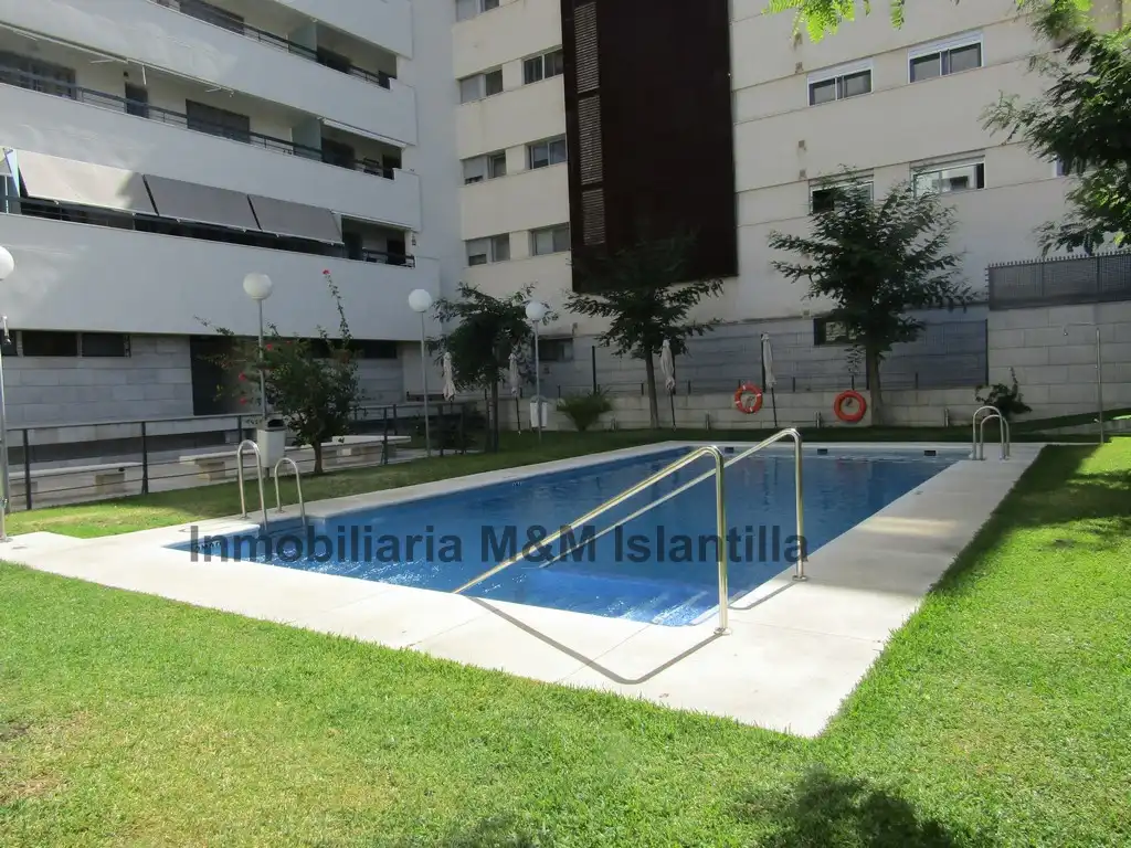 Piscina de Piso en venta en Isla Cristina con Terraza, Horno y Lavadora