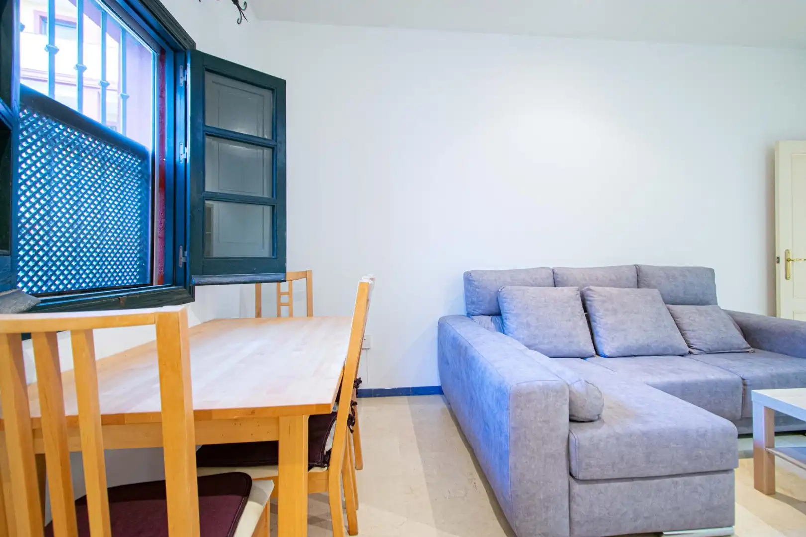 Sala de estar de Apartamento en venta en Sevilla con Aire acondicionado, Calefacción y Amueblado