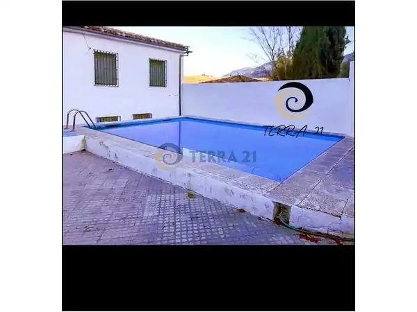 Piscina de Apartament en venda en Jaén