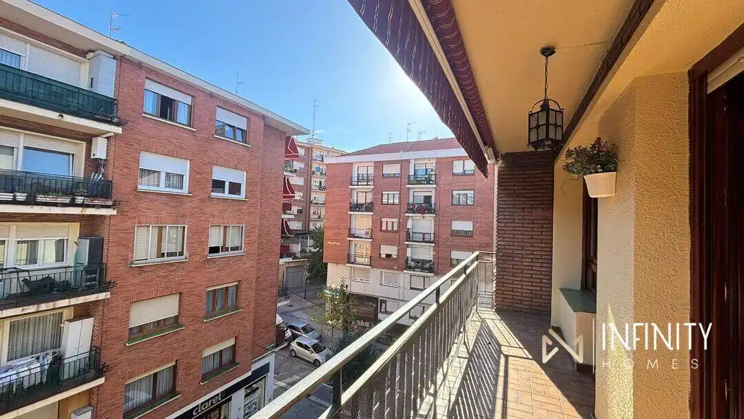 Exterior view of Flat for rent in Galdakao  with Heating, Terrace and Furnished