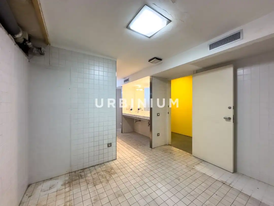 Business premises to rent in Carrer Juli Garreta, imagen 18