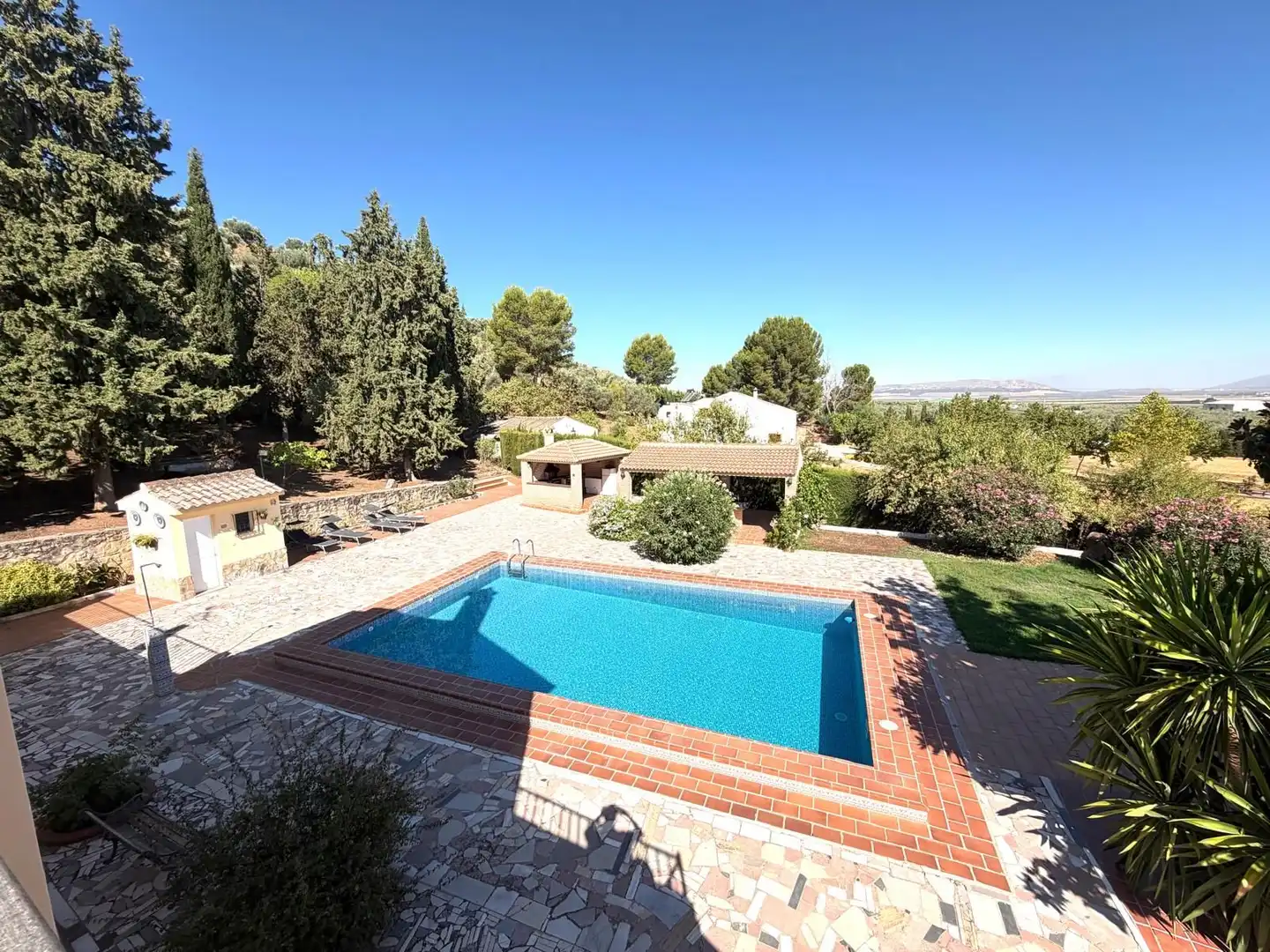 Piscina de Casa o xalet en venda en Antequera amb Jardí privat, Terrassa i Traster