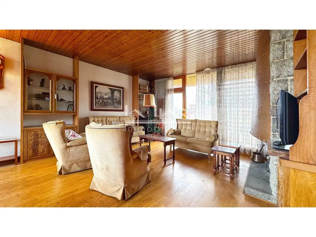 Sala d'estar de Casa o xalet en venda en Vic amb Calefacció, Jardí privat i Parquet