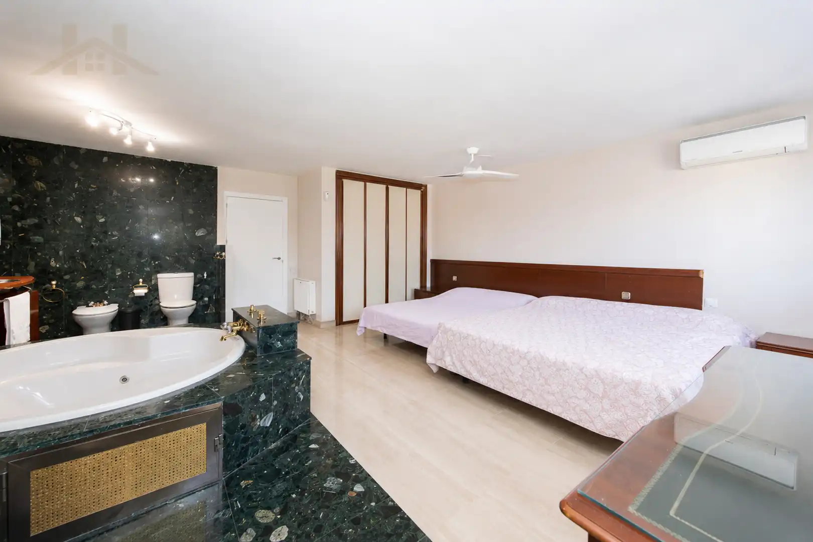 Bedroom of Houses for sale in La Moraleja  with Air Conditioner, Heating and Private garden