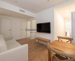 Living room of Flat to rent in  Barcelona Capital  with Air Conditioner, Heating and Parquet flooring