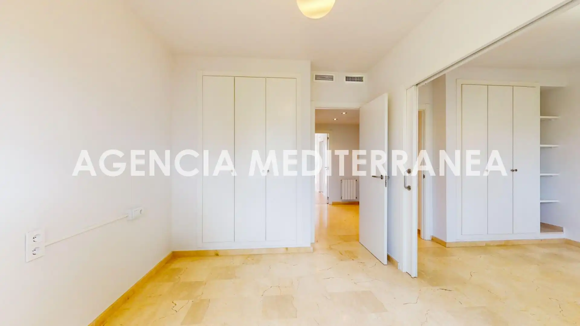 Casa adosada en venta en Calle PUIGCAMPANA, Casas Verdes