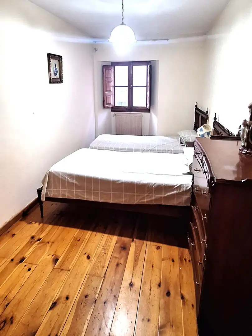 Bedroom of Houses for sale in Aguilar de Campoo  with Balcony