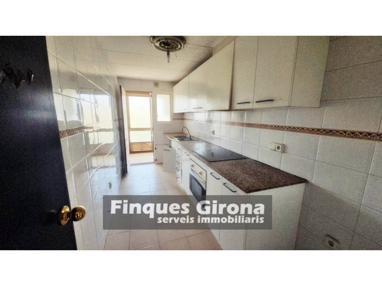 Kitchen of Flat for sale in Girona Capital  with Balcony and Community pool