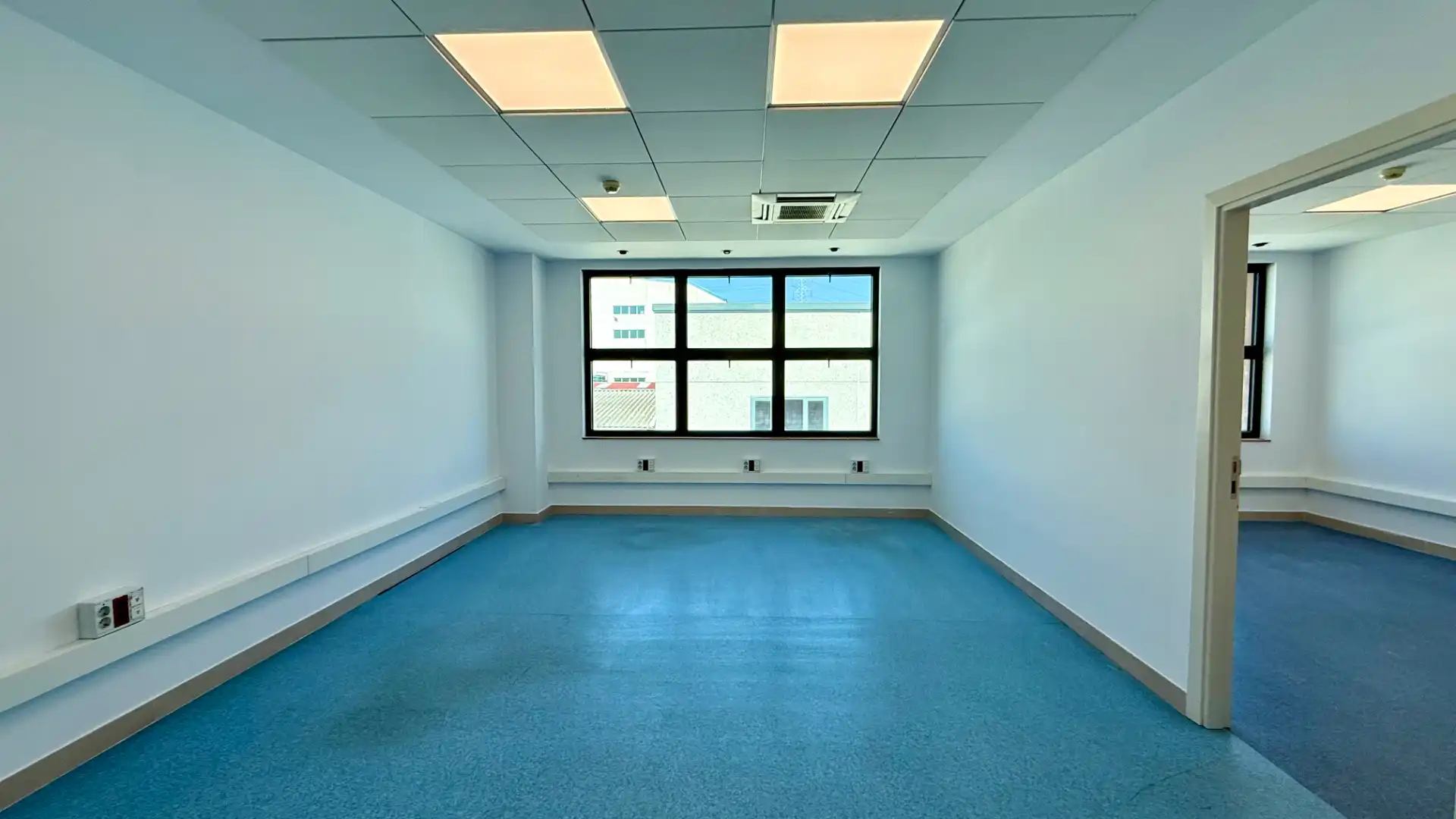 Office for rent in Alcorcón  with Air Conditioner, Heating and Alarm