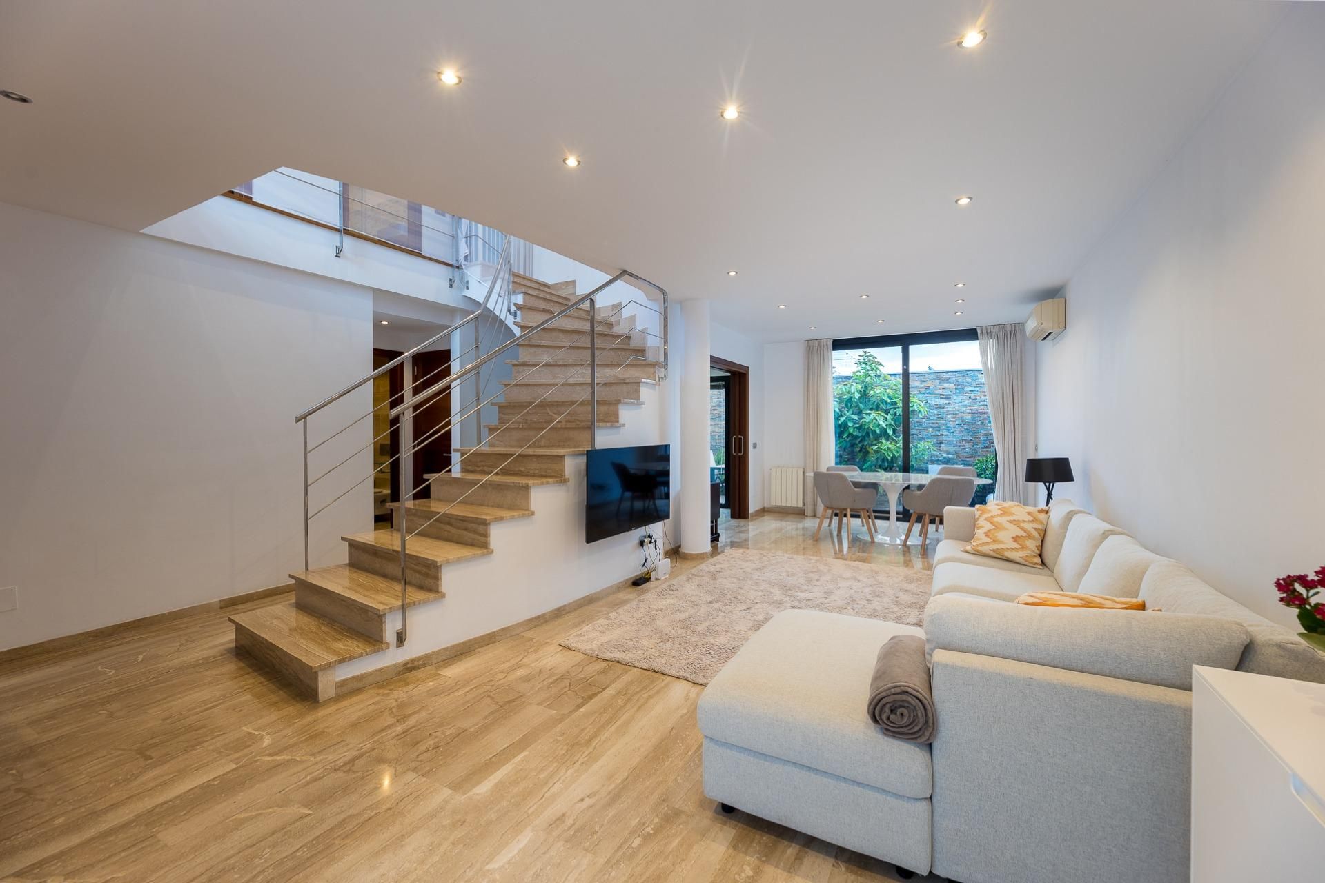 Sala d'estar de Casa o xalet en venda en  Palma de Mallorca amb Aire condicionat, Calefacció i Jardí privat