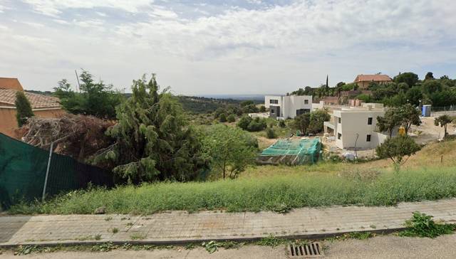 Terreno residencial en Venta en Calle Manuel de Falla en Hoyo de Manzanares