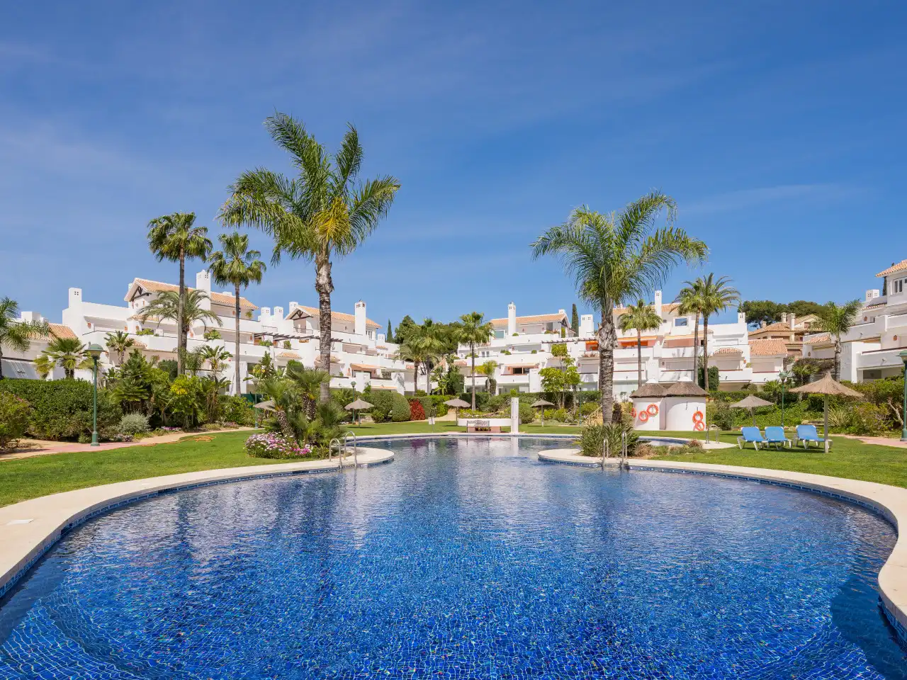 Vista exterior de Piso en venta en Marbella con Aire acondicionado, Calefacción y Terraza