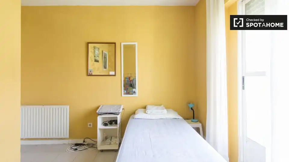 Habitación de Piso para compartir en  Madrid Capital con Aire acondicionado, Calefacción y Terraza