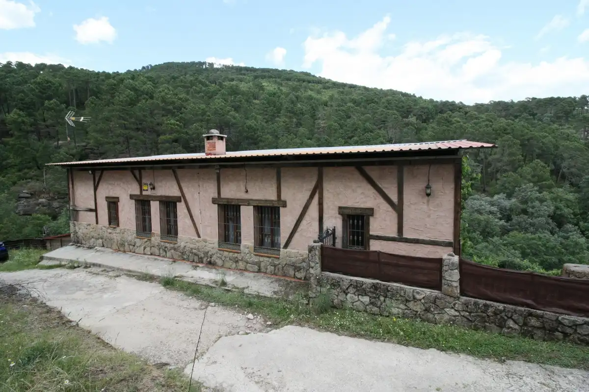 Außenansicht von Country house zum Verkauf in Arenas de San Pedro mit Heizung, Privatgarten und Terrasse