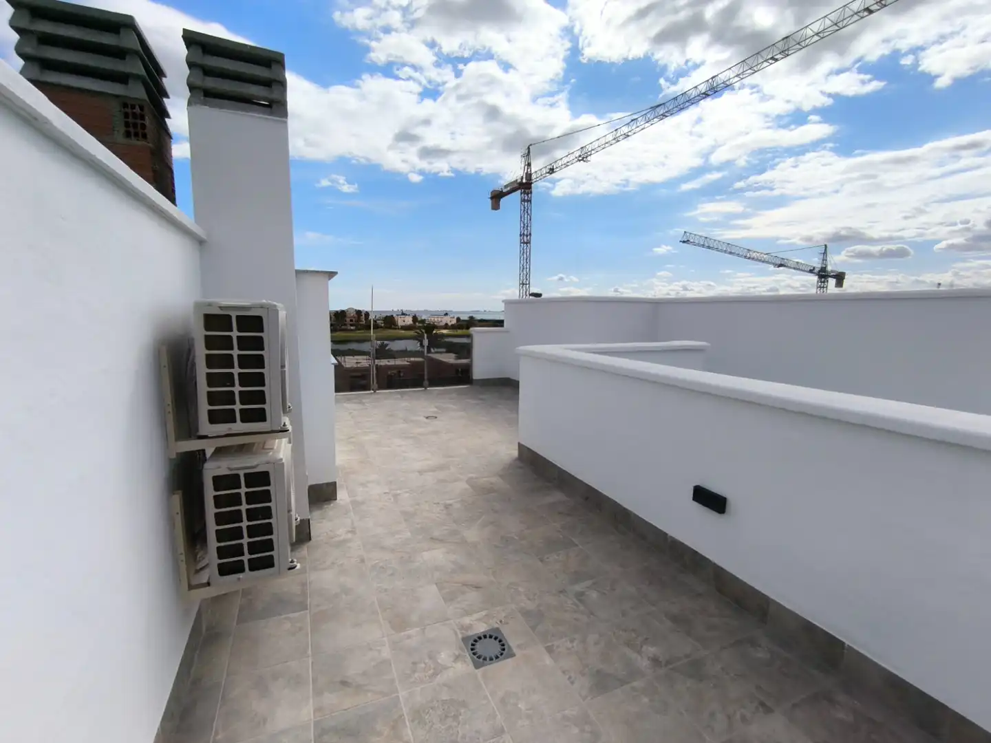 Casa adosada en venta en Calle Fotógrafo Tiana, 8, Las Lomas de Rame - Bahía Bella