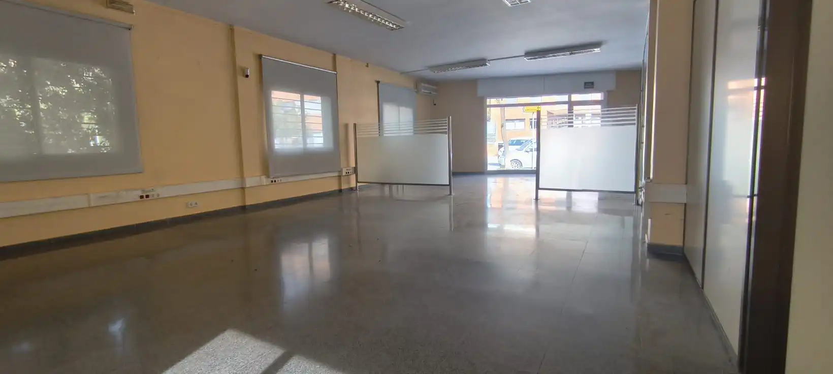Commercial properties for rent in Parets del Vallès  with Air Conditioner and Alarm