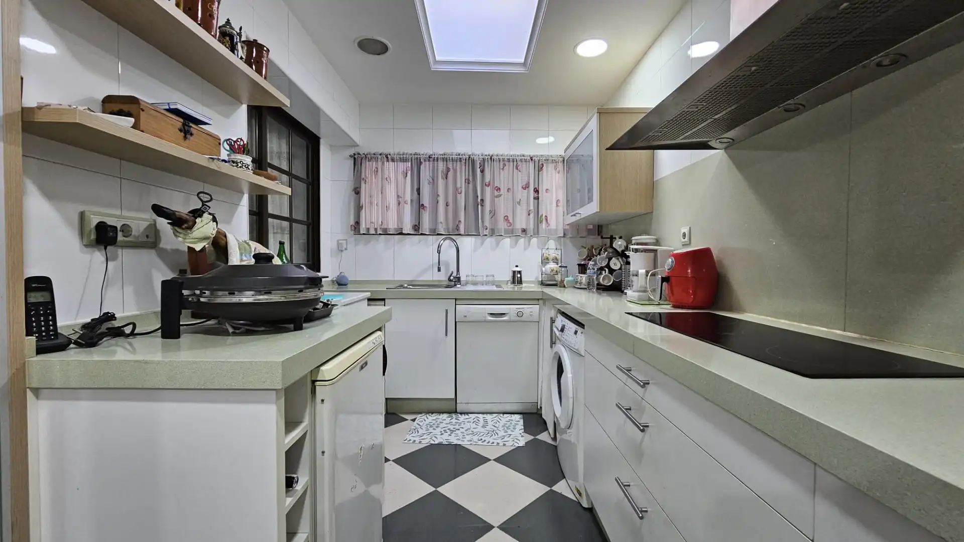 Kitchen of Detached homes for sale in Jerez de la Frontera  with Air Conditioner, Private garden and Terrace