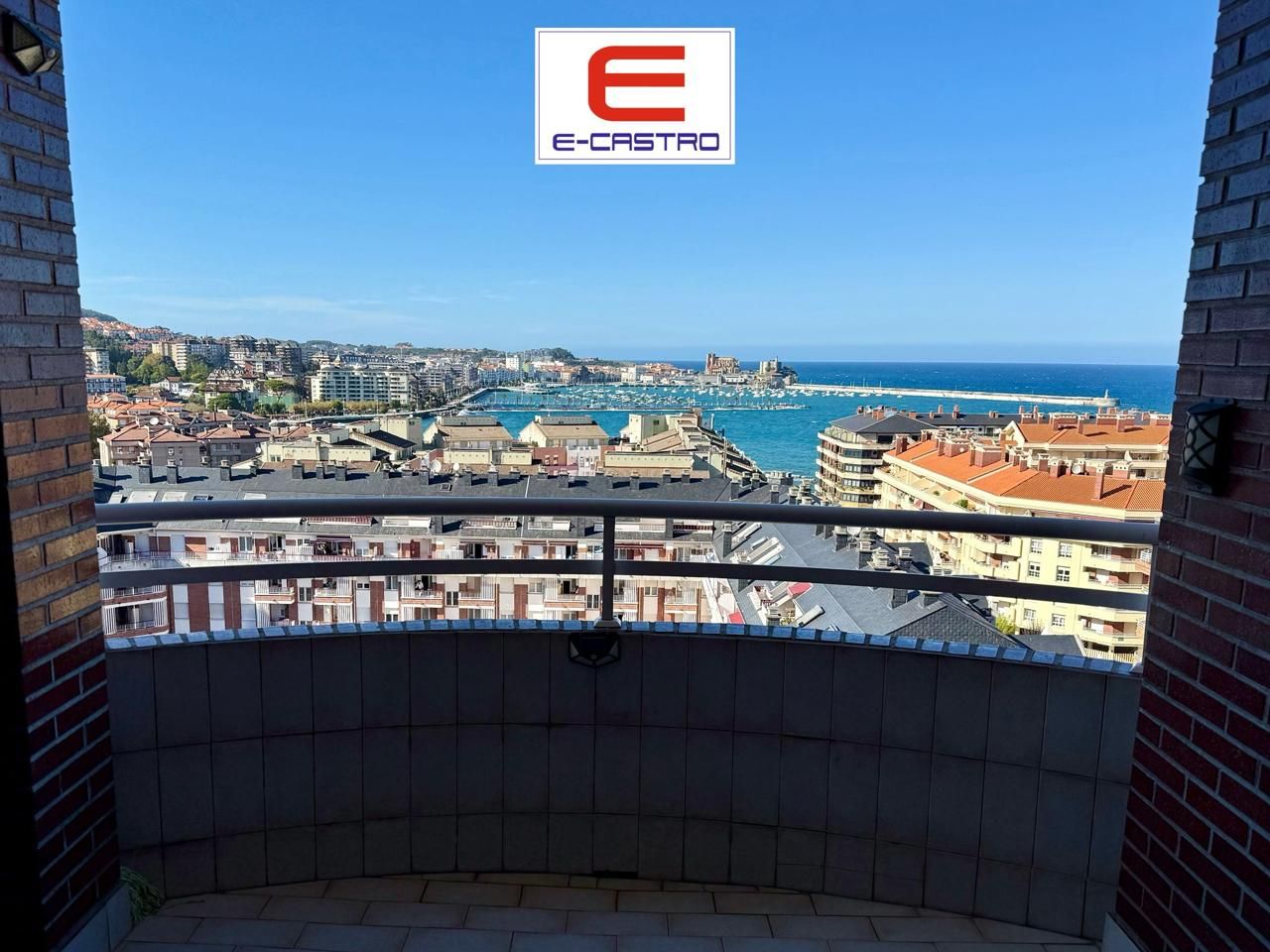 Terrace of Flat for sale in Castro-Urdiales  with Heating, Parquet flooring and Terrace