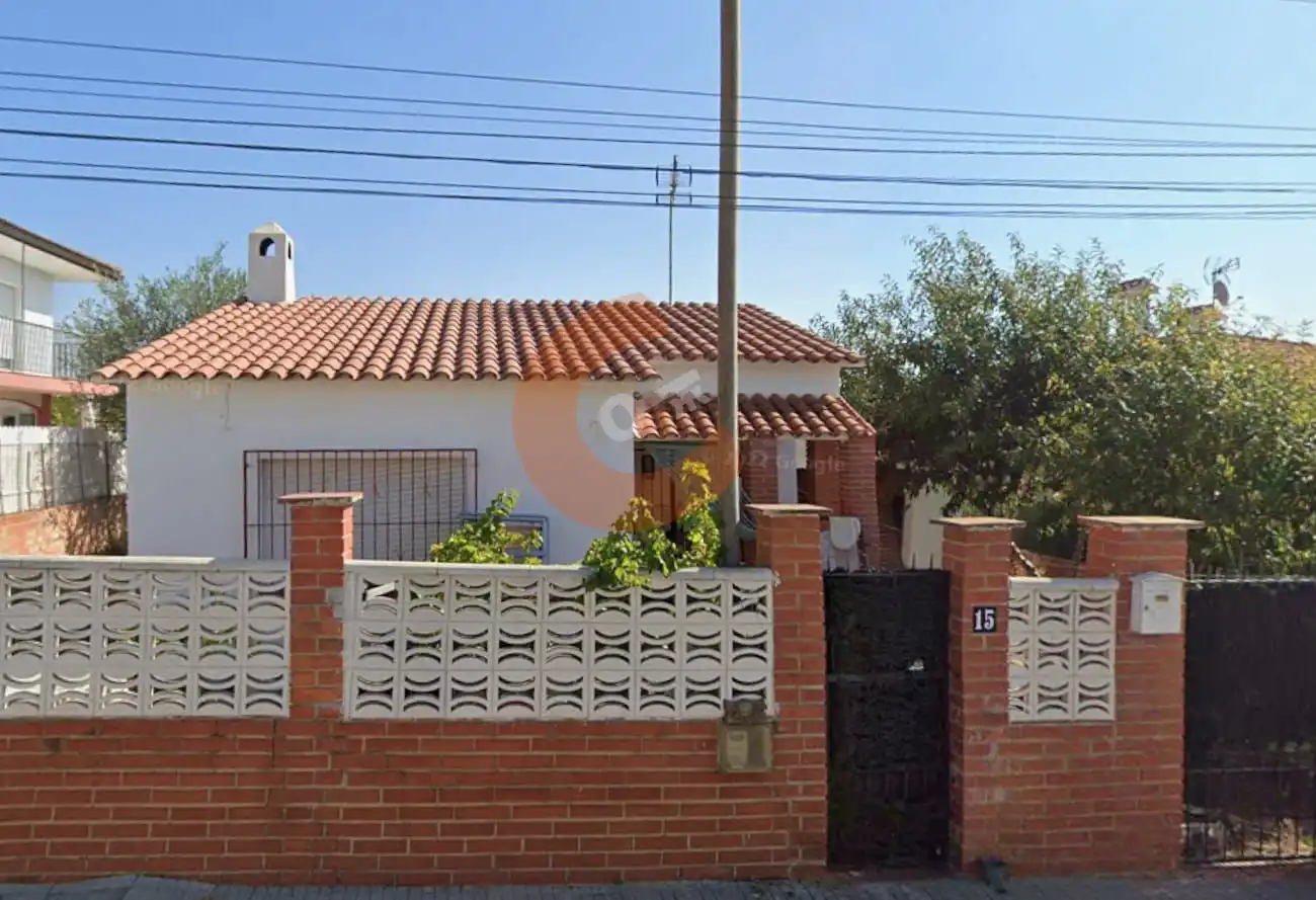 Casa amb jardí en venda a Santa Oliva