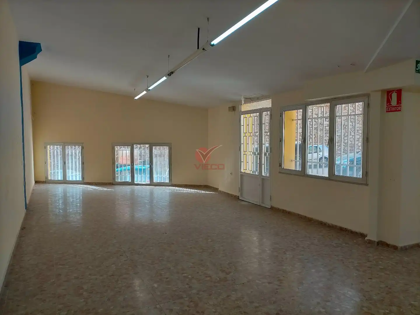 Local comercial en venda a ERAS DEL TIO CAÑAMON, imagen 2