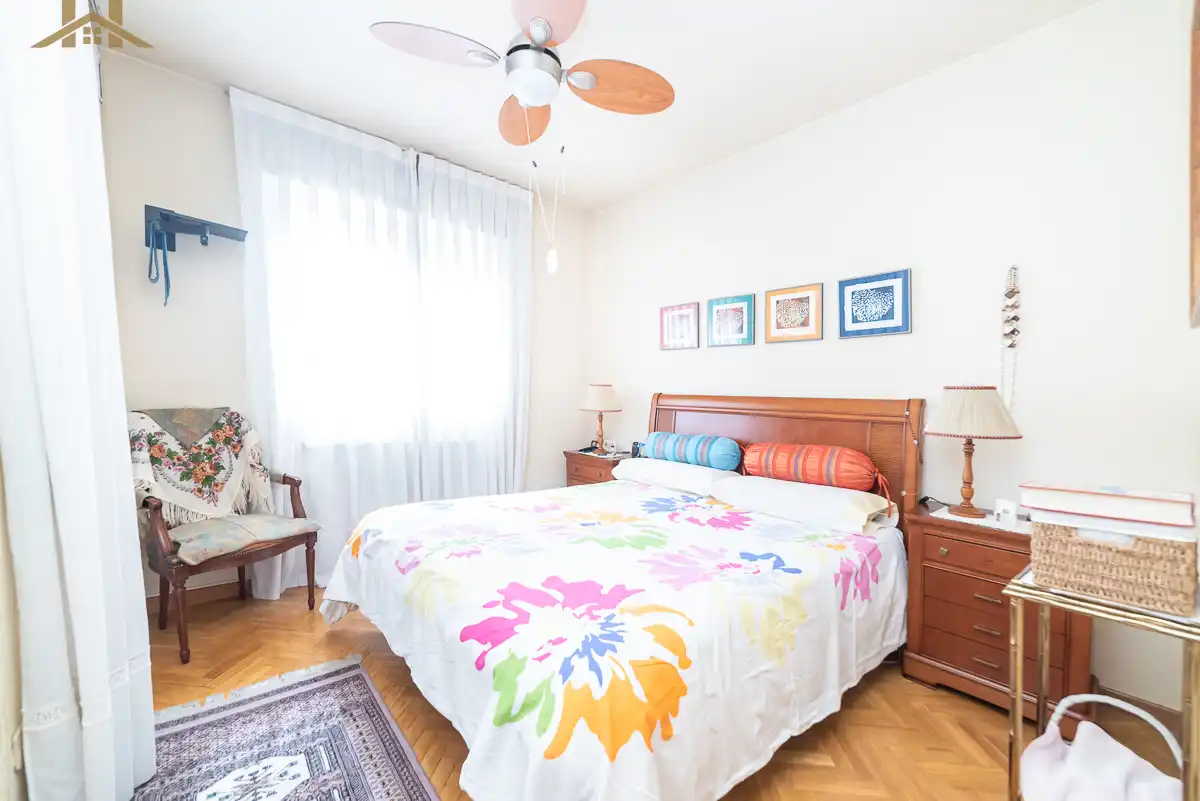 Habitación de Casa adosada en venta en Madrid con Aire acondicionado, Calefacción y Jardín privado