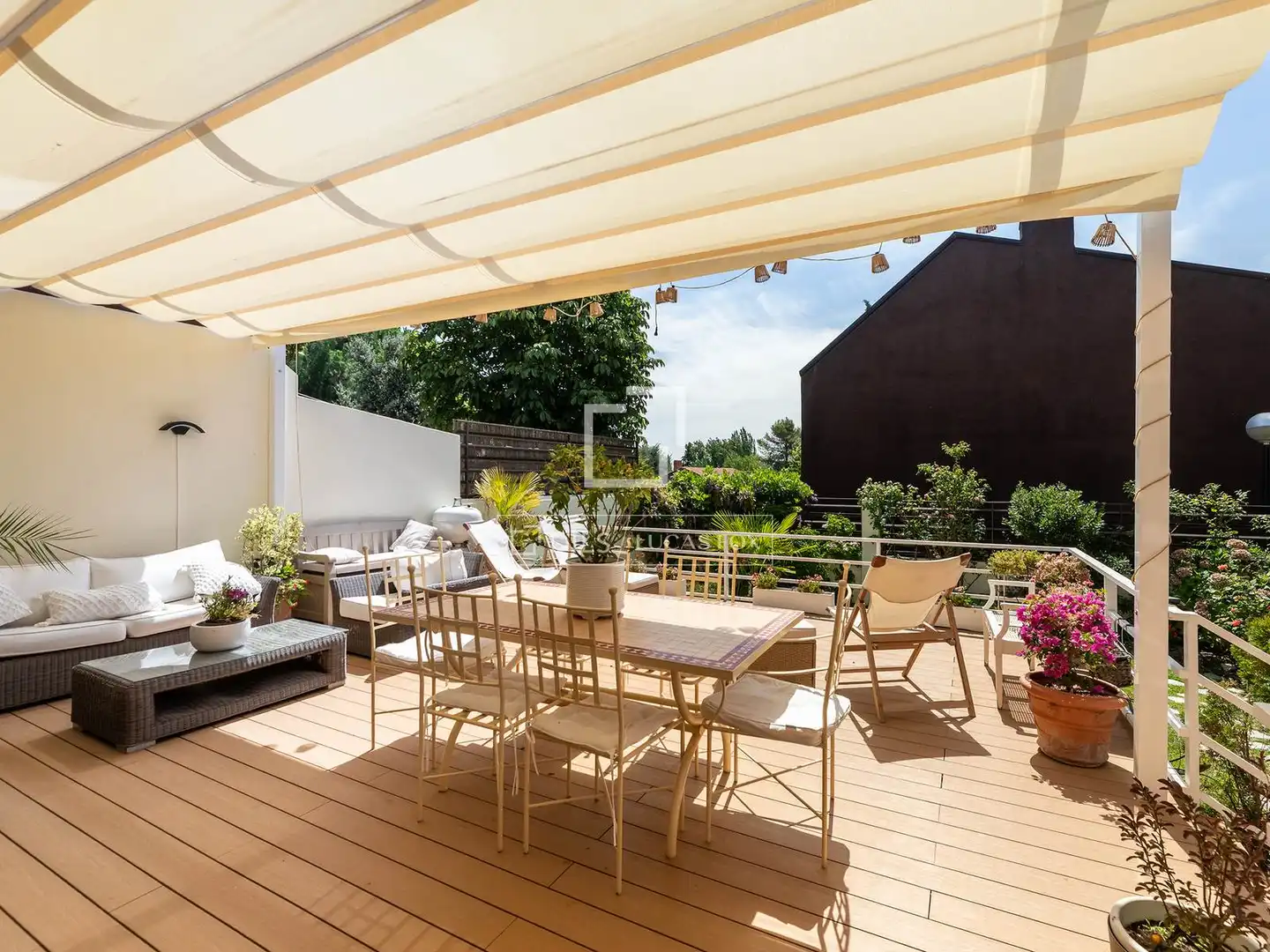 Terrassa de Casa o xalet en venda en Majadahonda amb Aire condicionat, Jardí privat i Terrassa