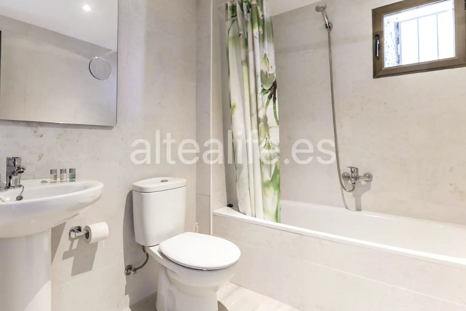 Baño de Apartamento en venta en Altea con Aire acondicionado, Terraza y Trastero