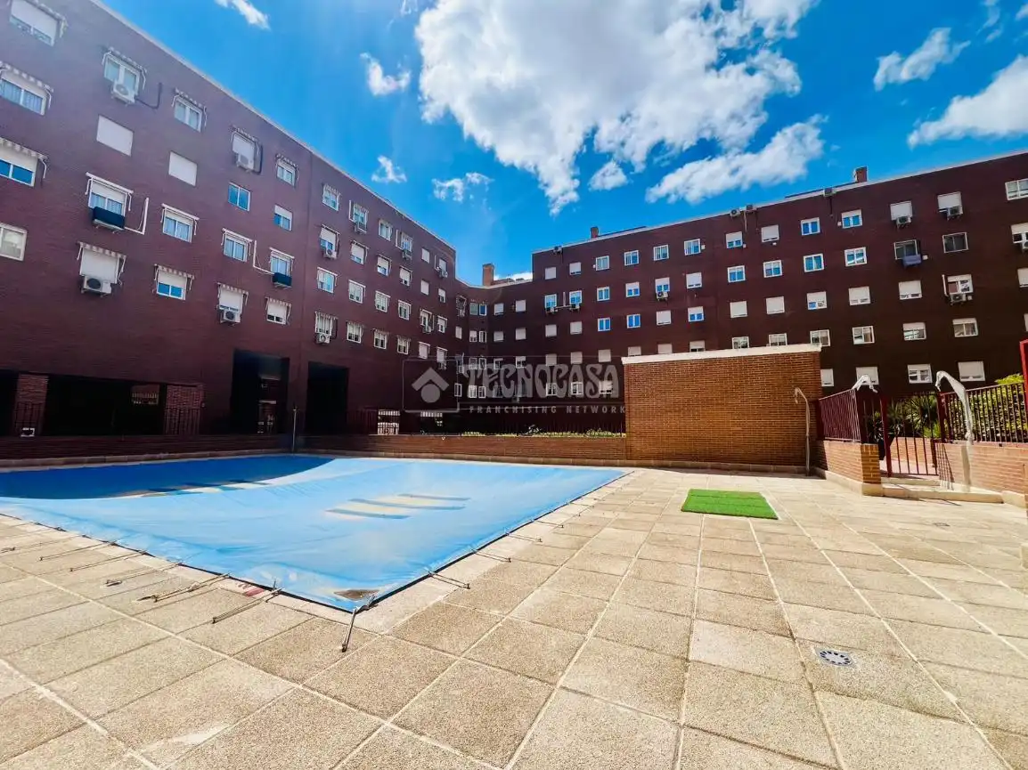 Exterior view of Flat for sale in Alcorcón  with Air Conditioner, Heating and Balcony
