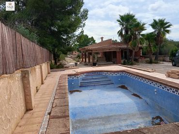 Casa rústica amb piscina en venda a Llucmajor pueblo