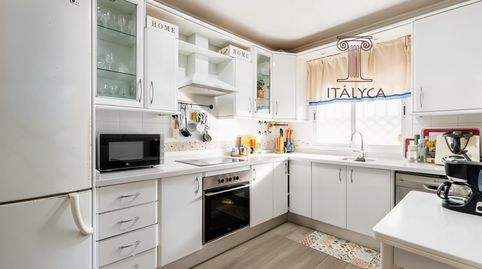 Foto 3 de Casa adosada en venta en Calle Santas Justa y Rufina, Aljamar, Tomares