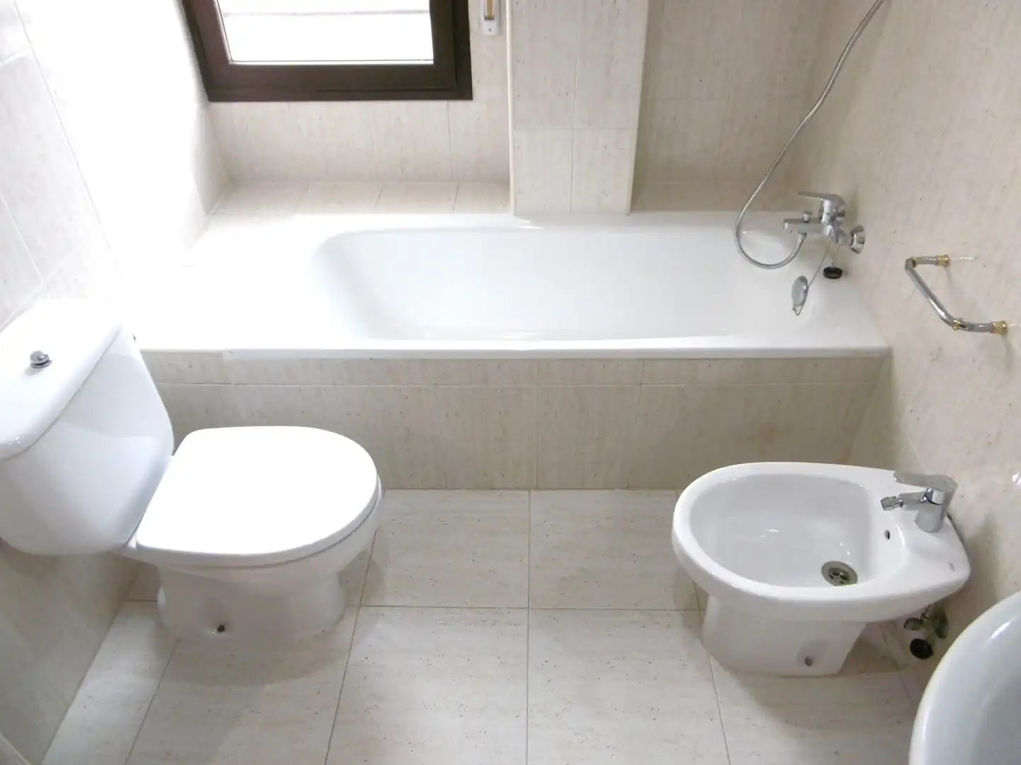 Badezimmer von Wohnung zur Miete in Valladolid mit Heizung und Abstellraum