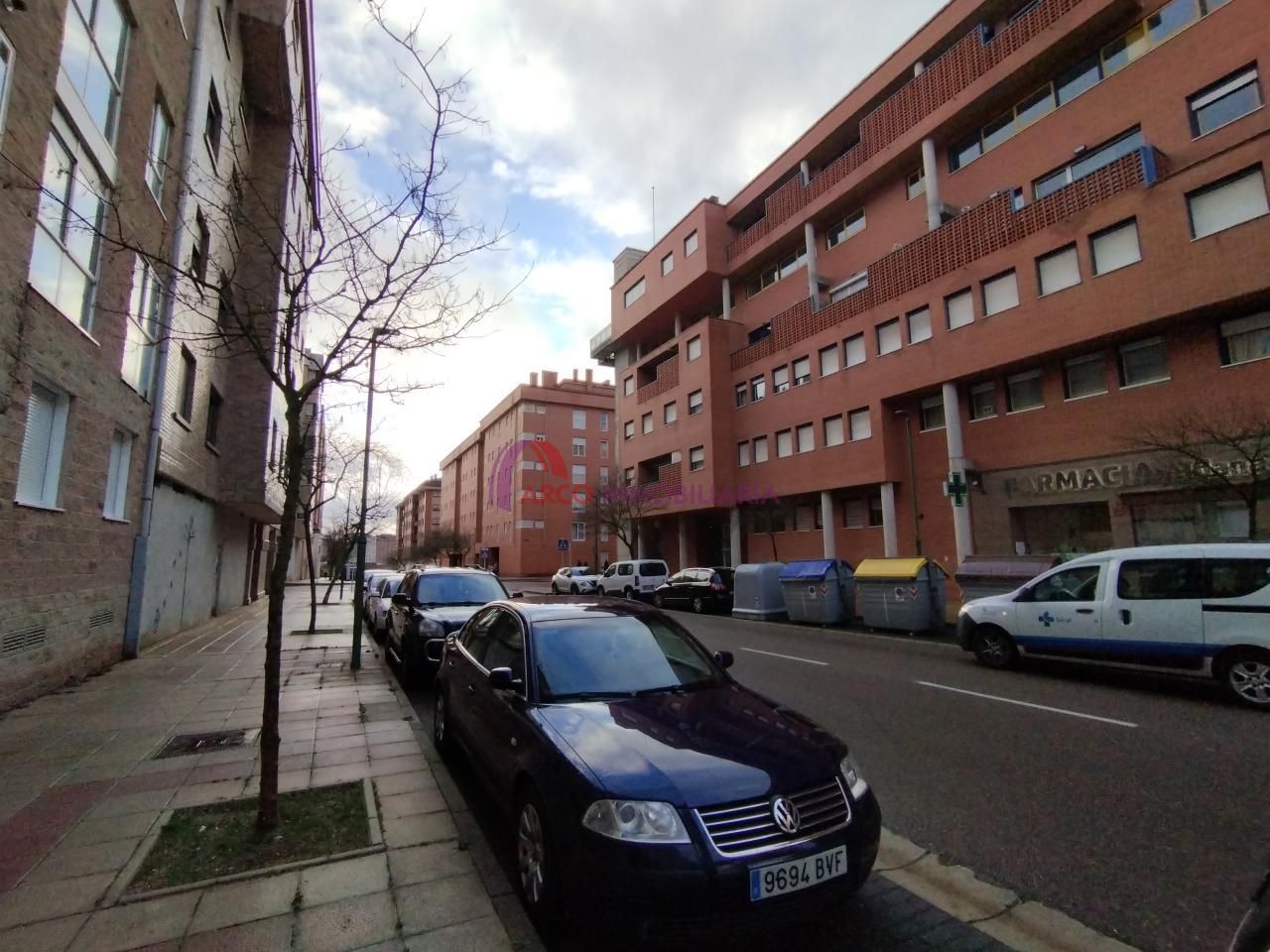 Vista exterior de Dúplex en venda en Burgos Capital amb Calefacció, Parquet i Terrassa