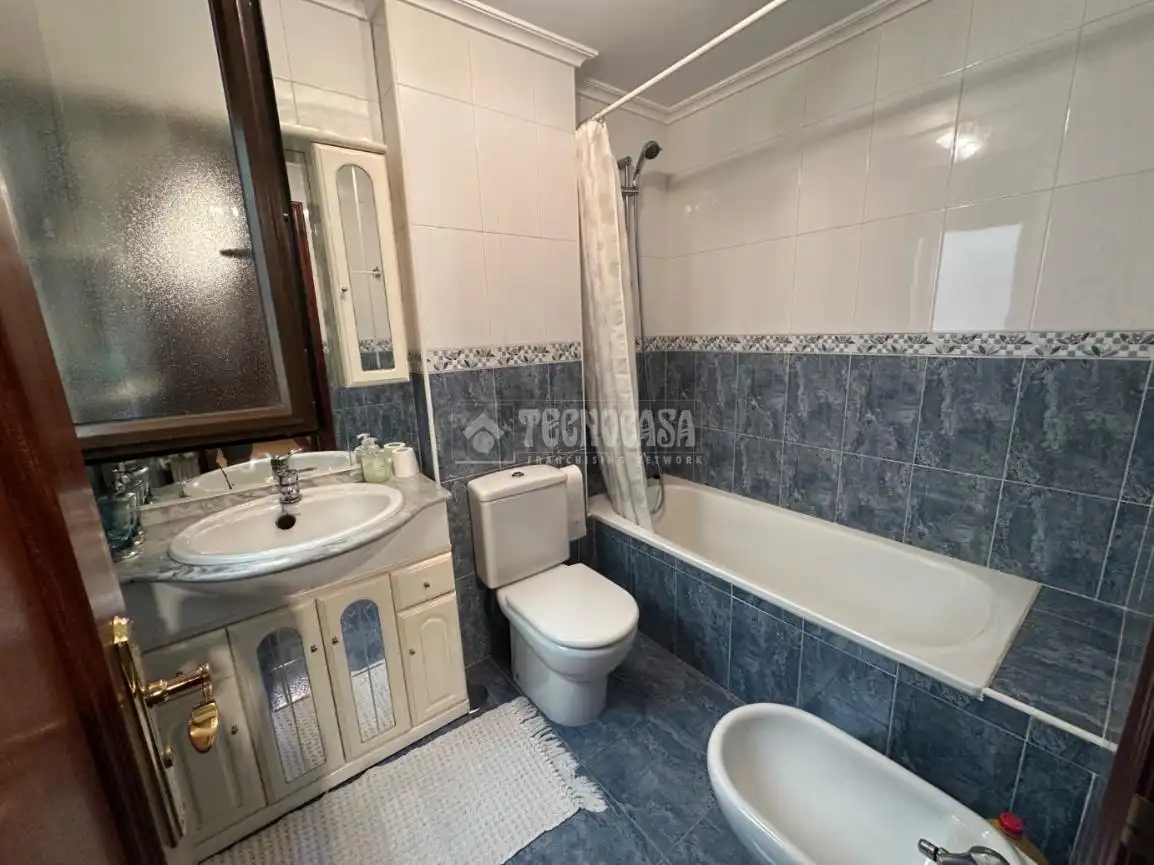 Bathroom of Flat for sale in Santa María de Cayón  with Heating, Parquet flooring and Terrace