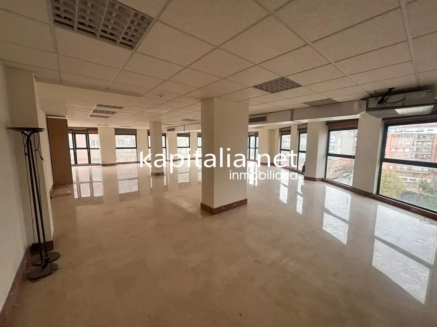 Office for rent in Alcoy / Alcoi  with Air Conditioner