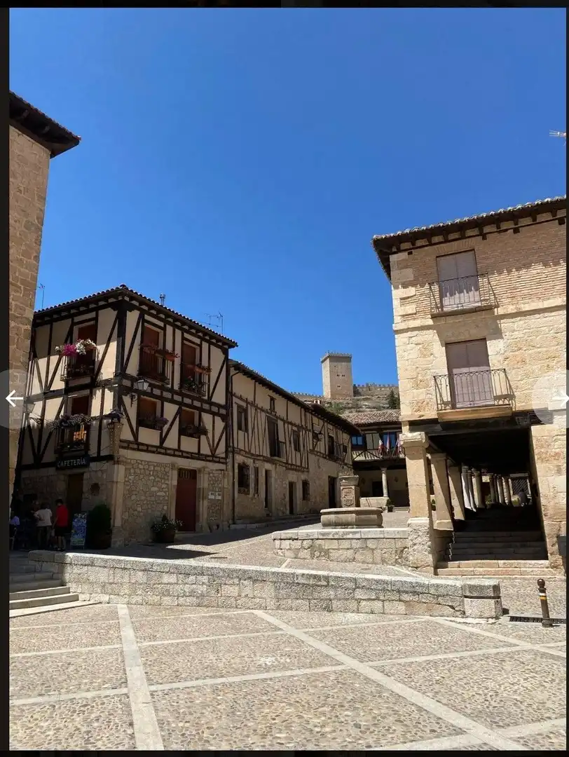 Vista exterior de Edifici en venda en Peñaranda de Duero