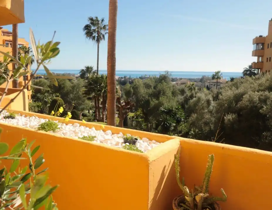 Flat with pool for sale in Selwo, imagen 3
